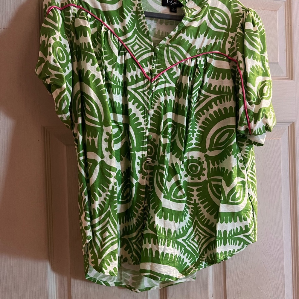 Stylish Green and White Patterned Blouse
